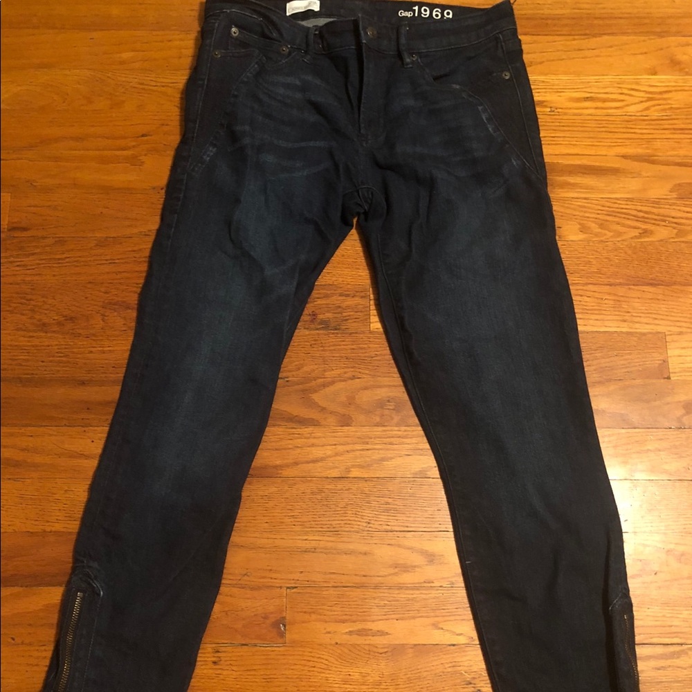 SALE!! Gap Dark Blue Denim Zipper Calve Jeans -29
